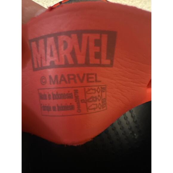 Spiderman crocs size Junior 3 - Picture 7 of 8